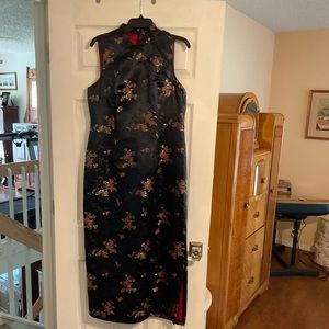 Gorgeous vintage formal maxi dress, size 14-16. Perfect for holiday party!